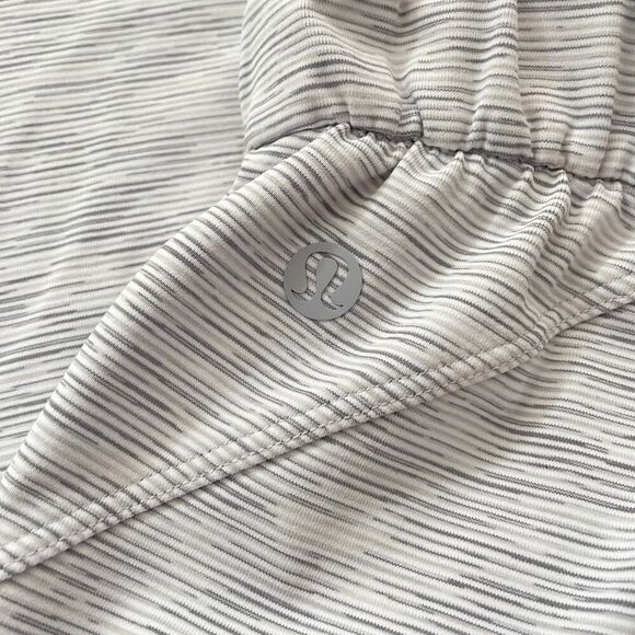 Lululemon Keep Moving Crop 23" Wee Are From Space Nimbus Battleship - Size: 8 - Picture 10 of 10